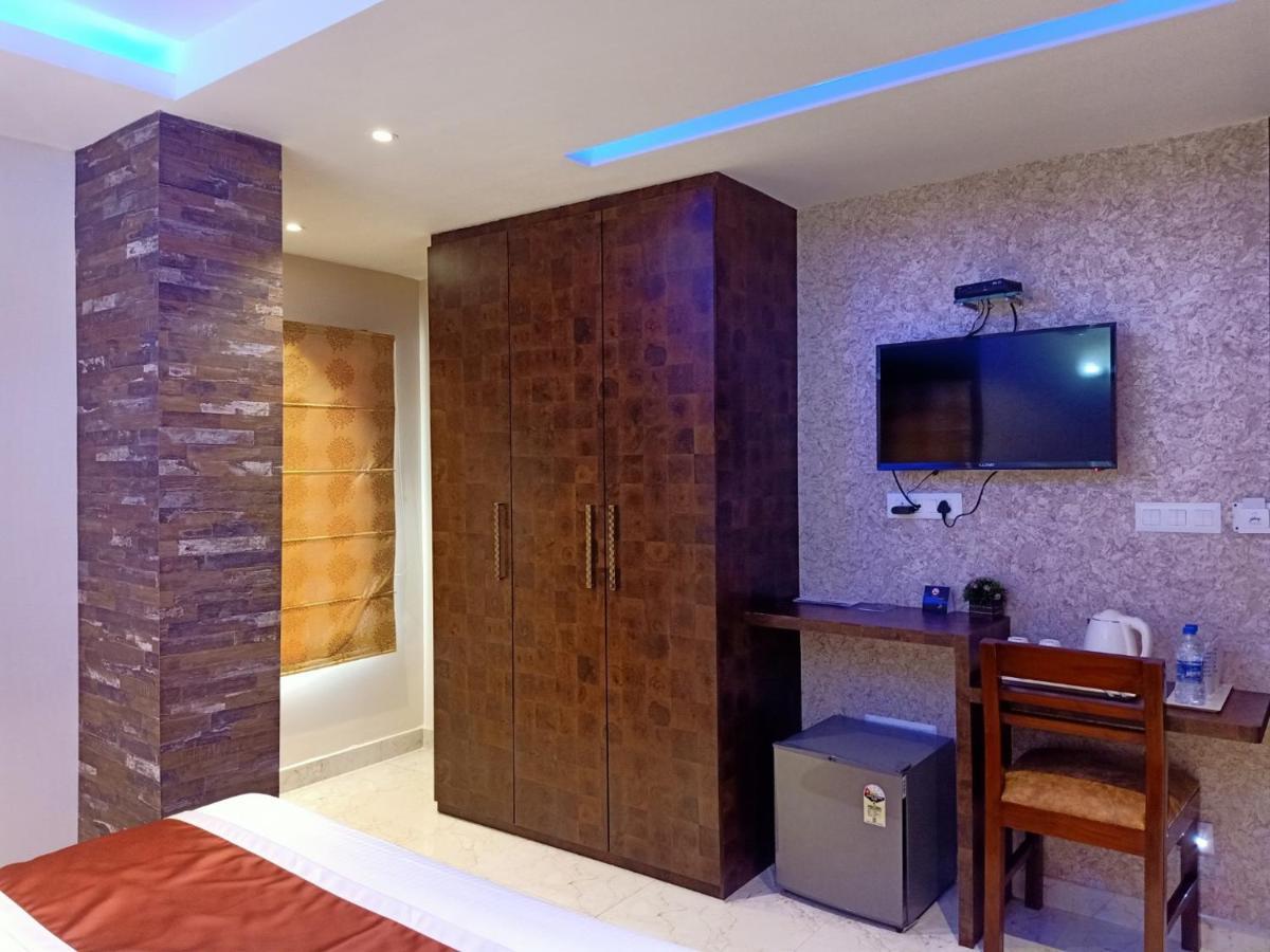 Hotel A P Home'S - A Boutique Hotel Guwahati Luaran gambar